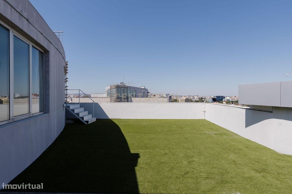 Penthouse com Vista Panorâmica sobre Lisboa e Monsanto | Campolide