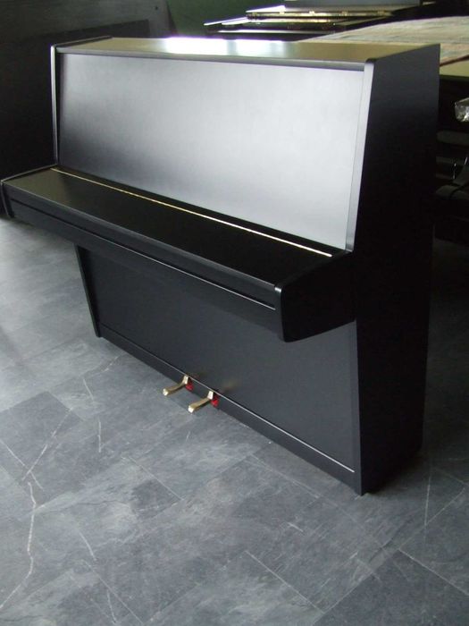 Pianino Grotrian Steinweg mod 120, czarne z 1977 r.