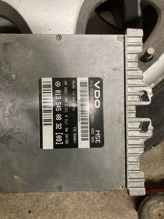 Блок управління двигуном Mercedes 124