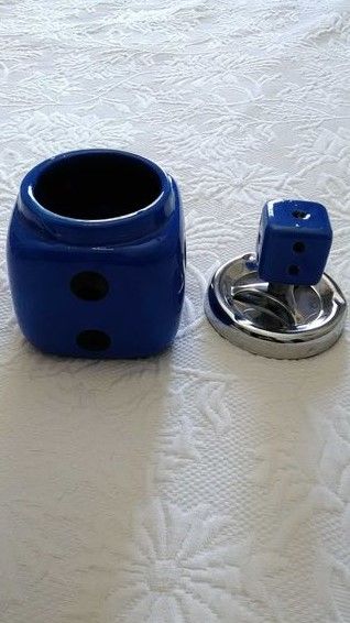 Blue dice ashtray64550761644545121