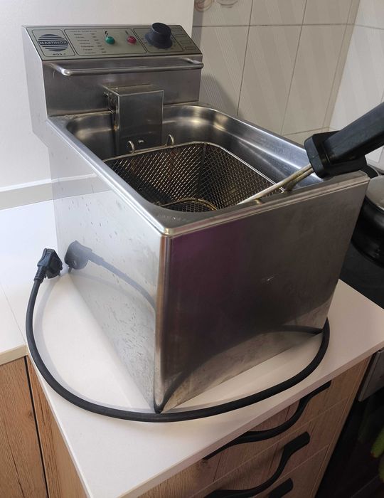 Fritadeira elétrica a óleo