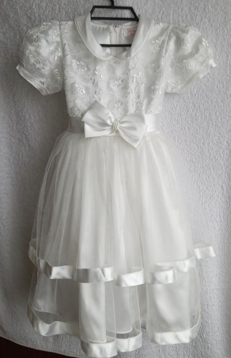 Нова святкова сукня на дівчинку 5-7років.