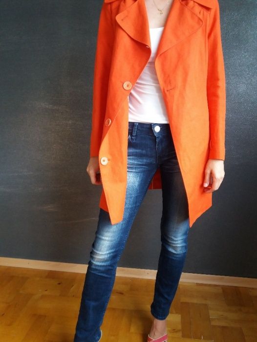 Pomarańczowy płaszczyk Bruuns Bazaar