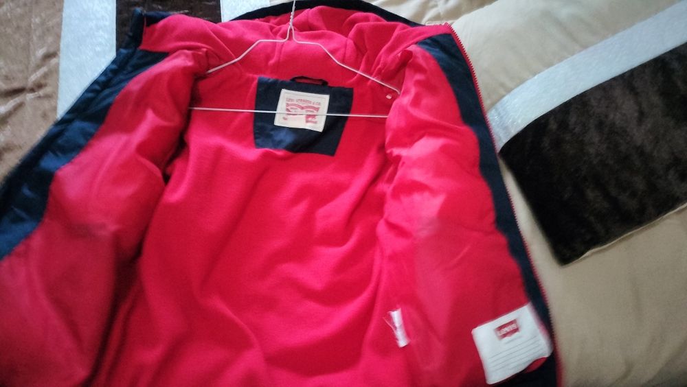 Casaco menino Levi's tamanho 12 como novo