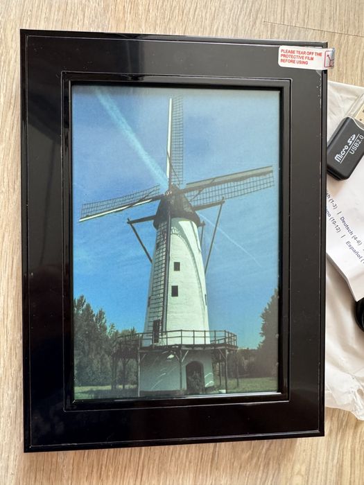 Фоторамка з камерою