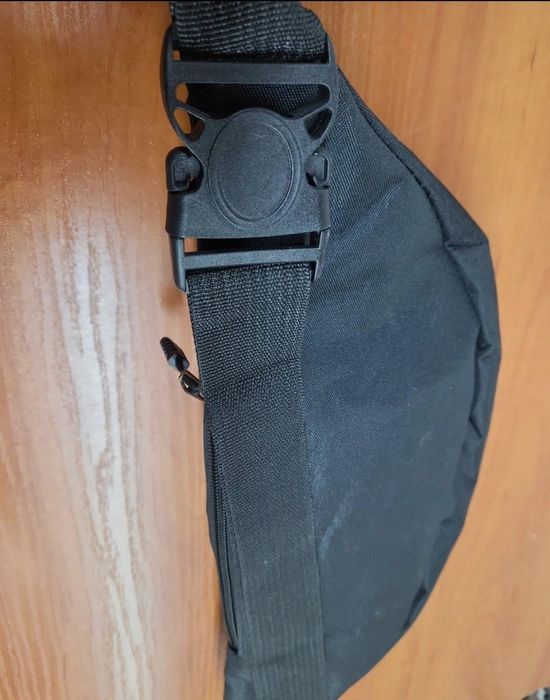 Saszetka czarna pojemna