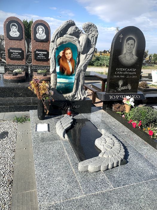 Пам'ятники з граніта