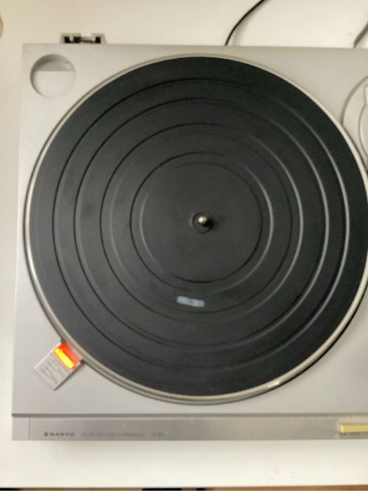 Gramofon Sanyo TP B2
