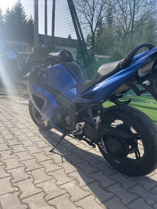 Motocykl Triumph sprint 1050