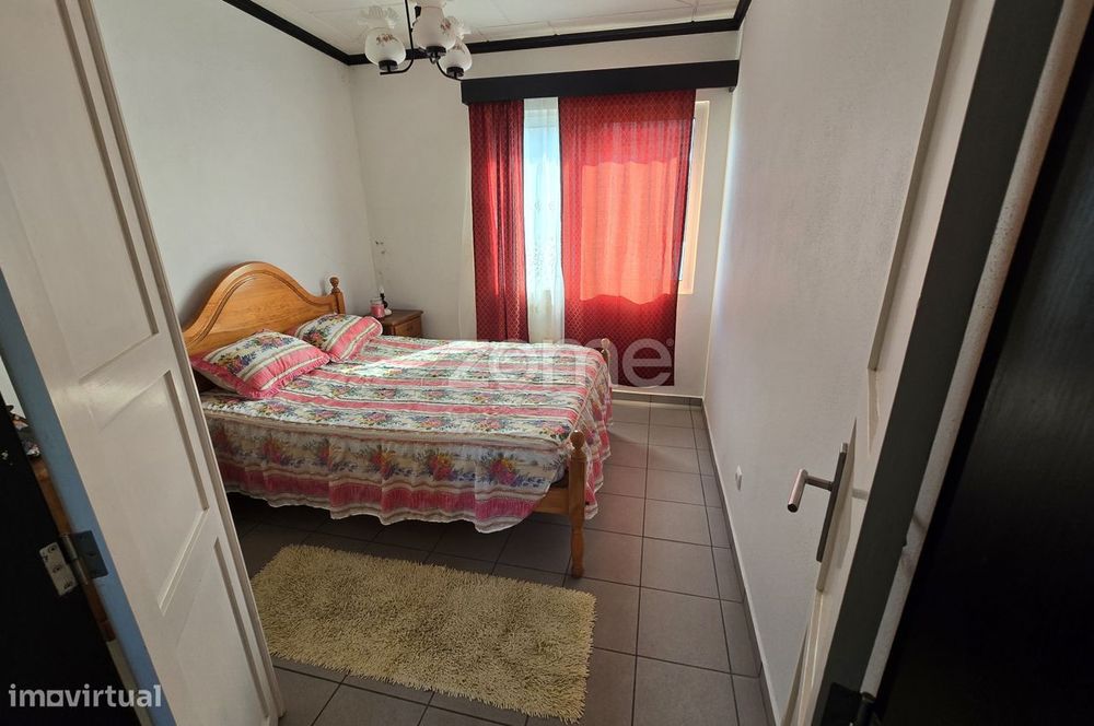 Moradia T3 situada no centro da Vila do Topo, ilha de São Jorge.