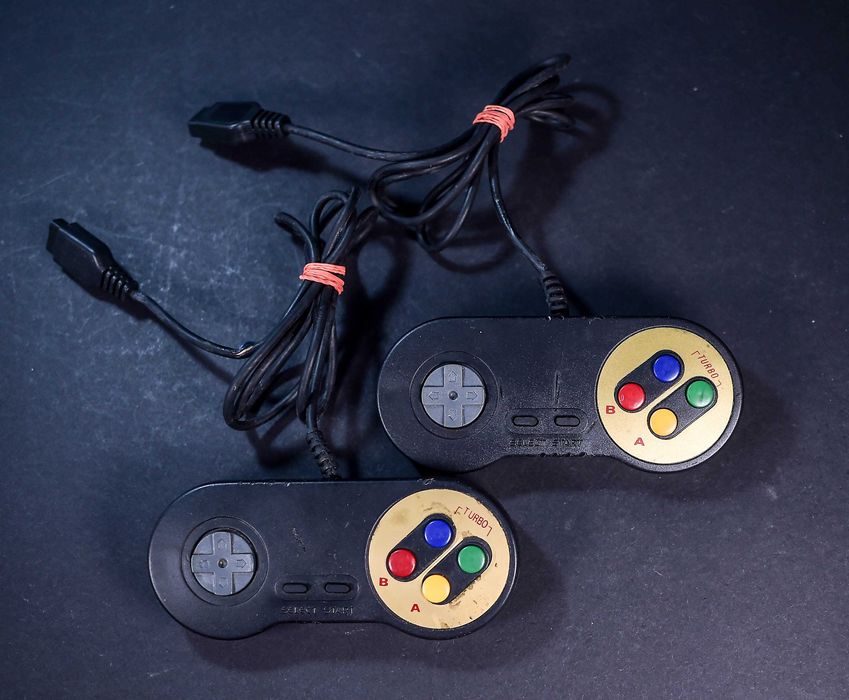 Ogłoszenie Prywatne: 2x Pad Pegasus (9 pin)