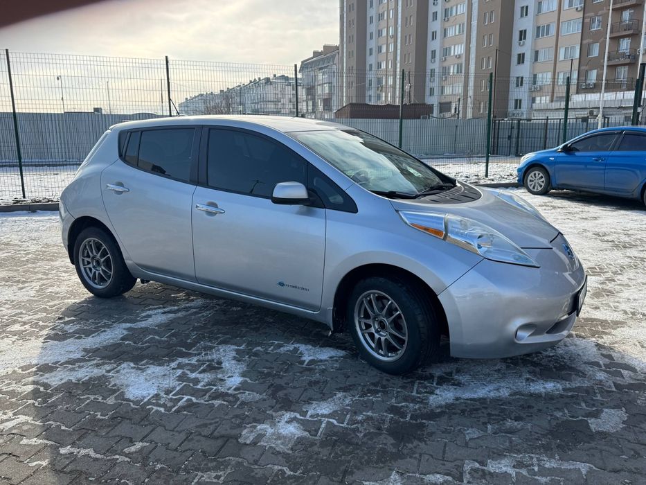 Продам Nissan leaf