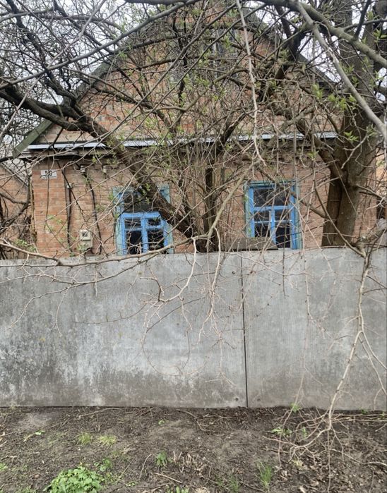 Продам будинок поряд з містом !