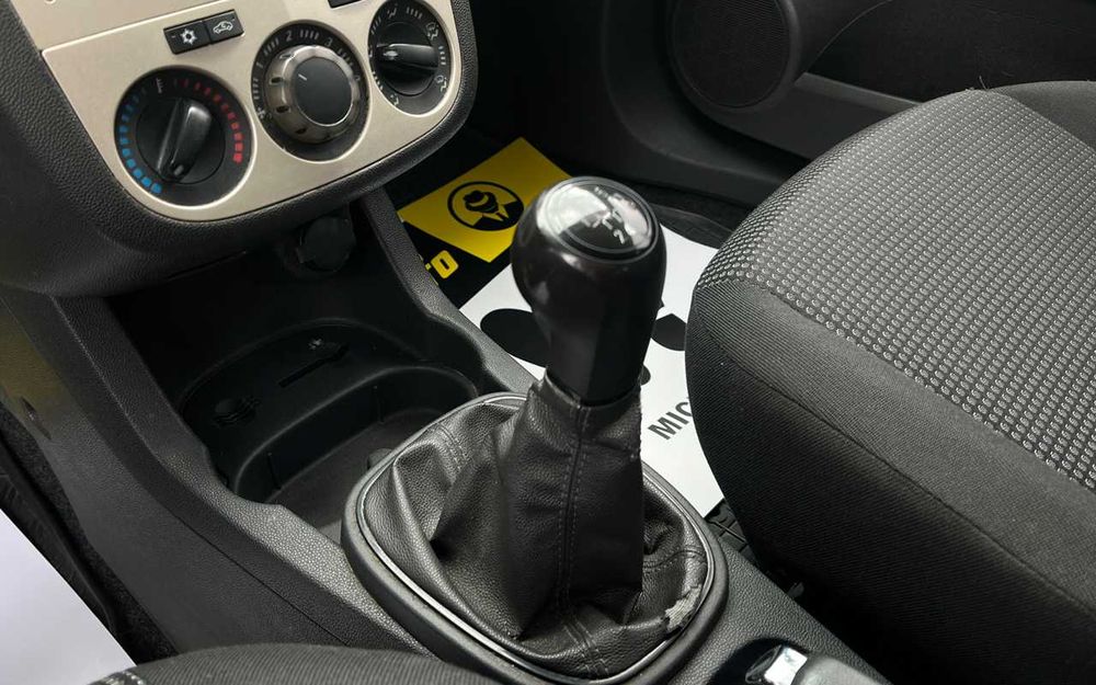Opel Corsa 2009 року