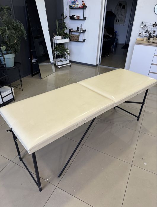 Кушетка для масажу нарощення вій бюті процедур