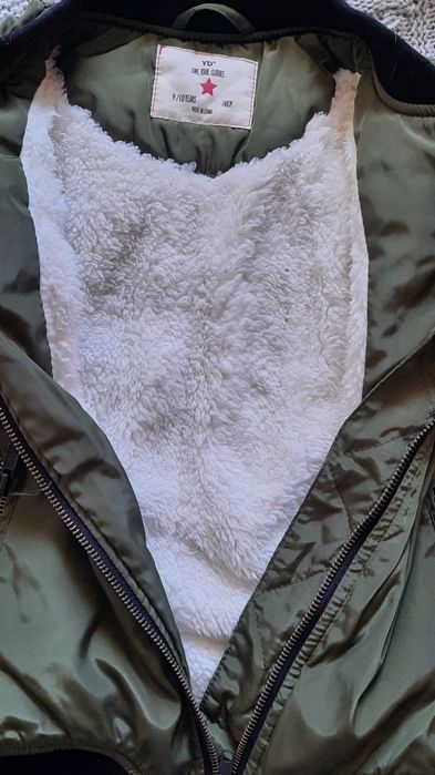 Куртка-бомбер на 9-10 років