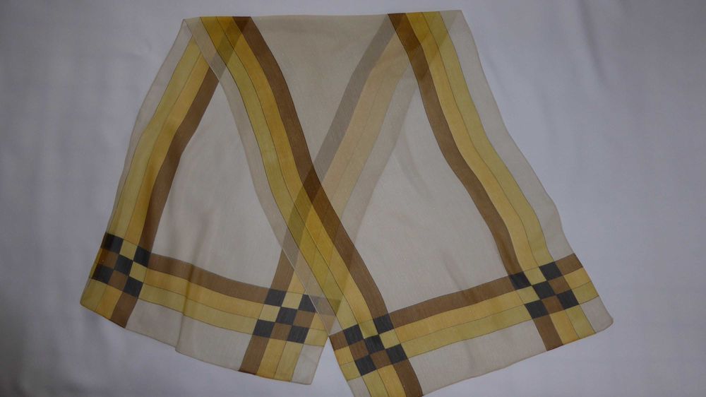 Szal elegancki opalizujący drobno kreszowany sztuczny jedwab 54x156 cm