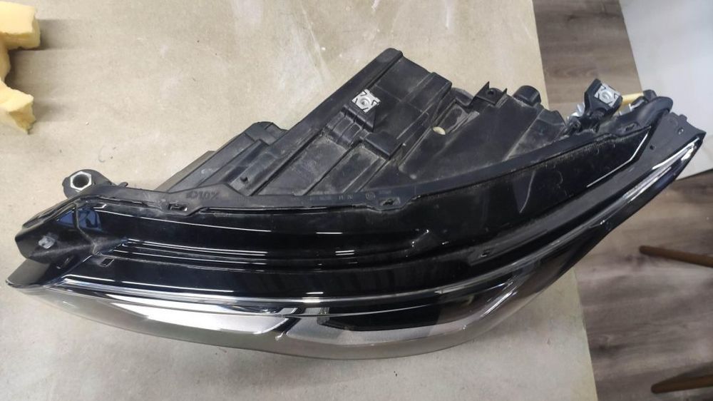 farol esquerdo Led Golf 8