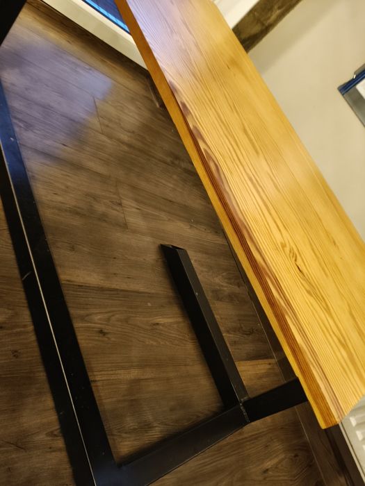 Stolik kawowy w stylu loft