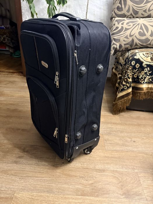 Продам чемодан  текстильный