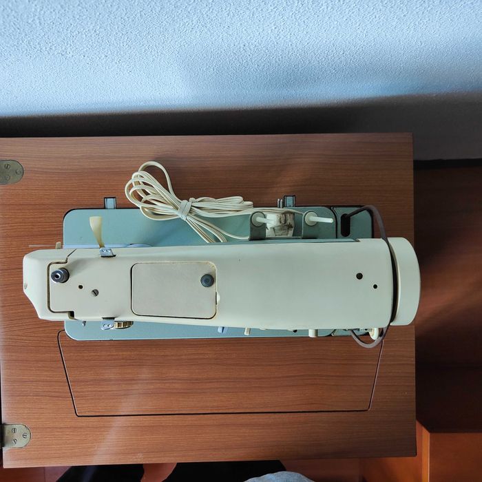 Móvel OLIVA 515 com Máquina de Costura