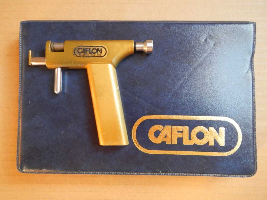 CAFLON pistolet do przekłuwania uszu piercingu profesjonalny