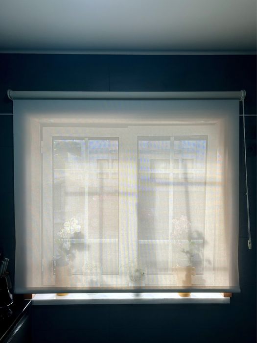 Estore de rolo translucido cru feito à medida