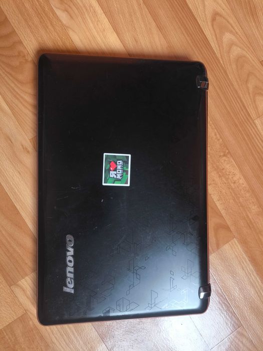 Ноутбук Lenovo IdeaPad Y560