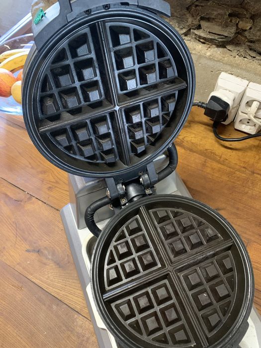 Màquina Profissional de Waffles Dupla Waring