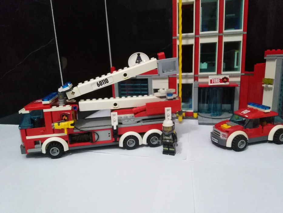 Lego City - Quartel dos bombeiros.