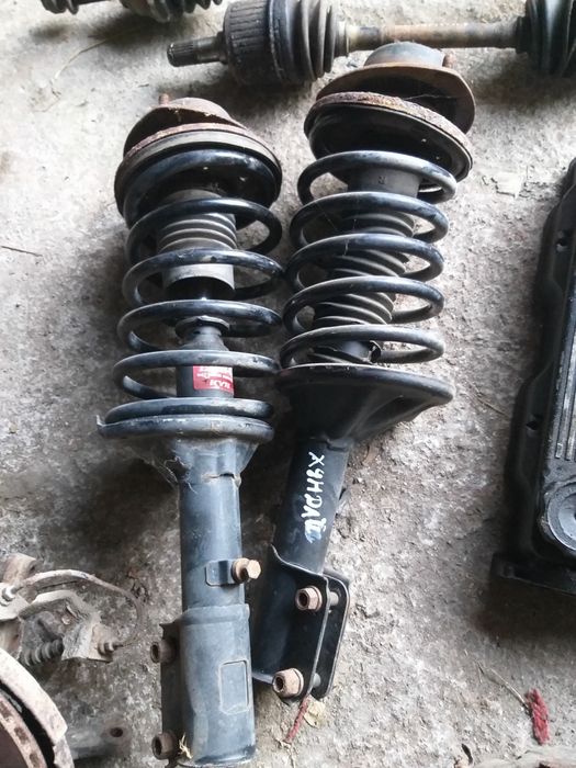 Стойки хундай соната 89-93г