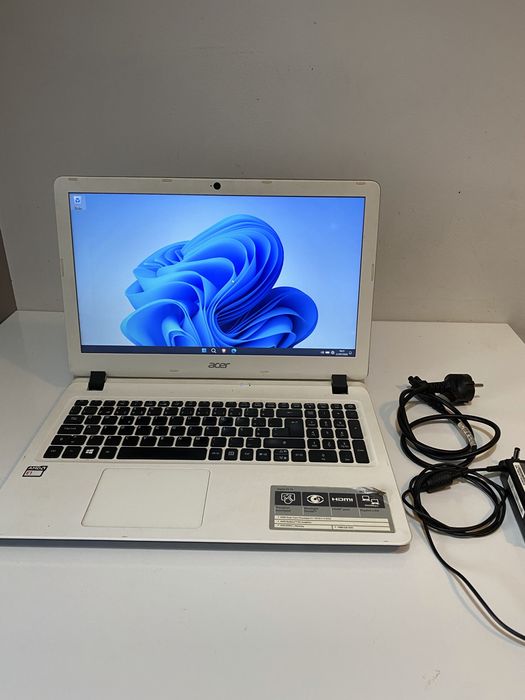 Portátil Acer Aspire 15.6" Branco | Upgrades: 8GB RAM + SSD 240GB (Rápido)