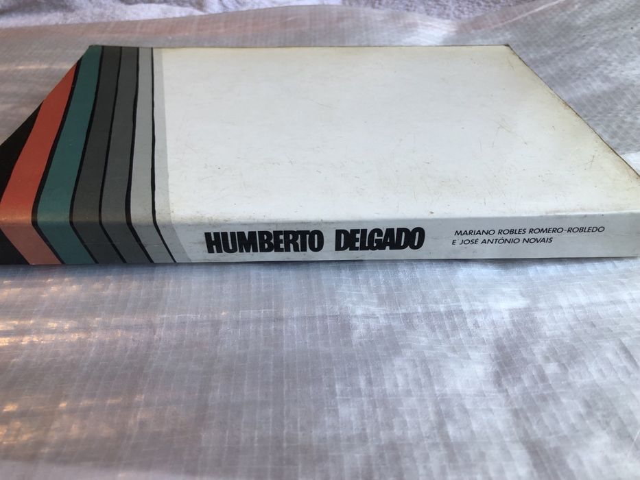 Livro Humberto Delgado assinato de um heroi