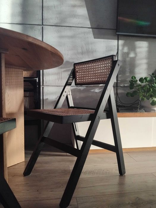 Sprzedam 4 krzesła z h&m rozkladane