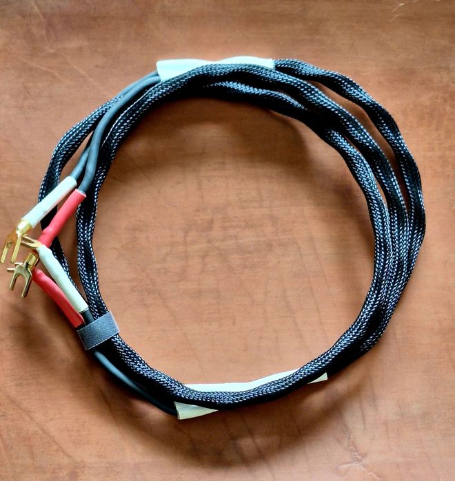 Par de cabos colunas van den hul