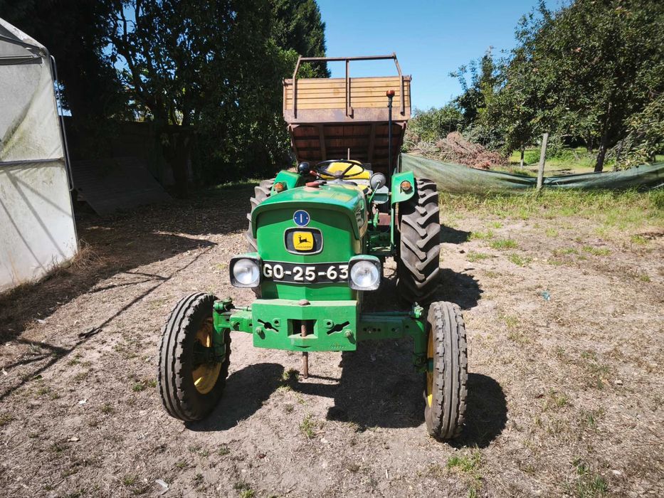 Tractor John Deere + atrelado+ charrua