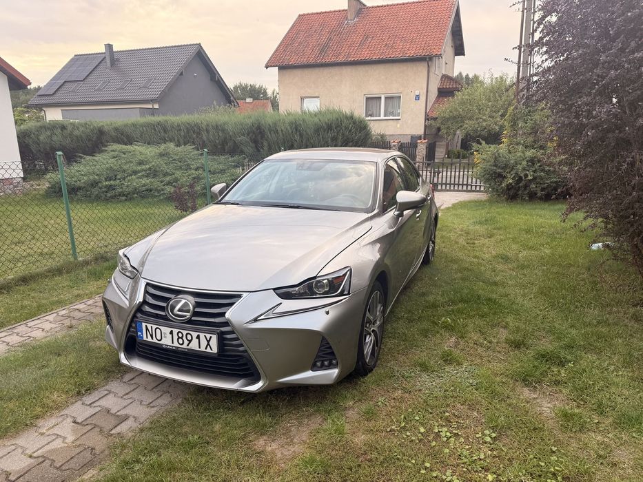 Lexus IS