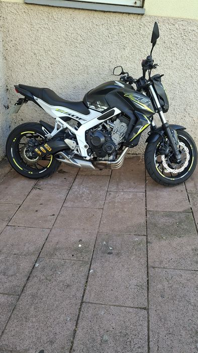 Honda cb650f segue para venda qualquer coisa entrar em contacto