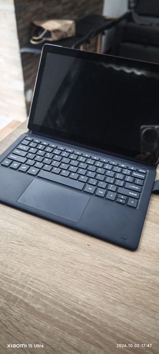 Vendo tablet com teclado da Media teck,  com 128g de armazenamento