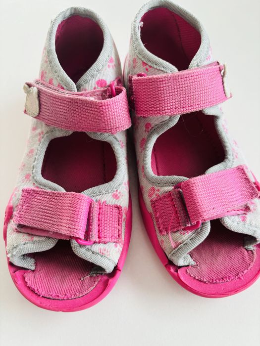 Kapcie Befado roz.25, sandały