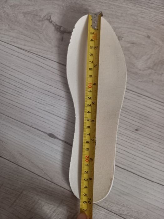 Продам слипоны TOMS