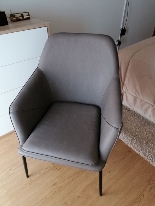 Cadeira de quarto  em polipele, cor Castanho