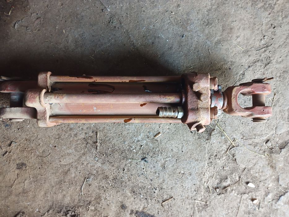 Продам гідроцилінр ЦС-75