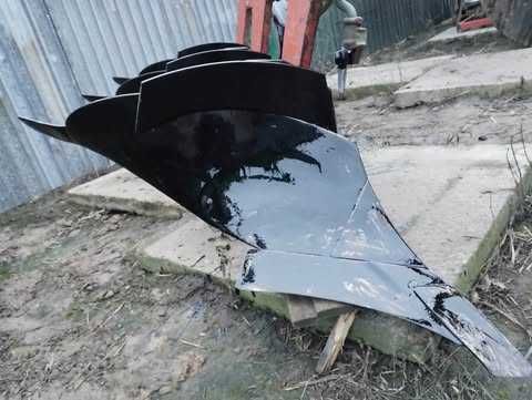 Плуг KVERNELAND трьохкорпусний