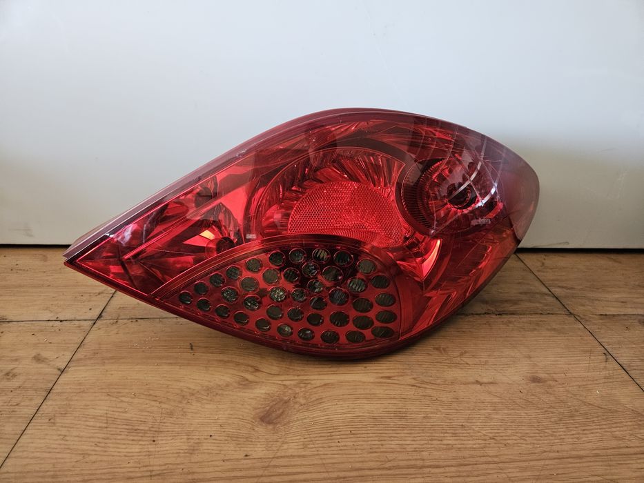 Peugeot 207 farolim direito