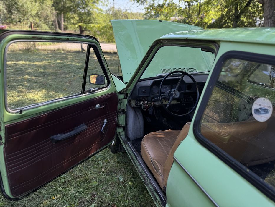 Продам запорожець, не на ходу.