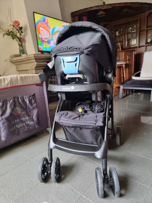 Carrinho de bebê mais cadeirinha confort.