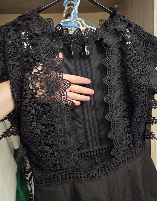 Продам жіночий одяг (комбєз, черн.кофточка)