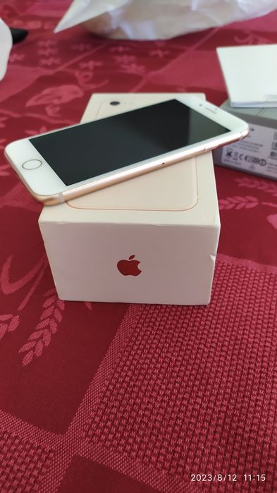 iPhone 8 64 GB Gold