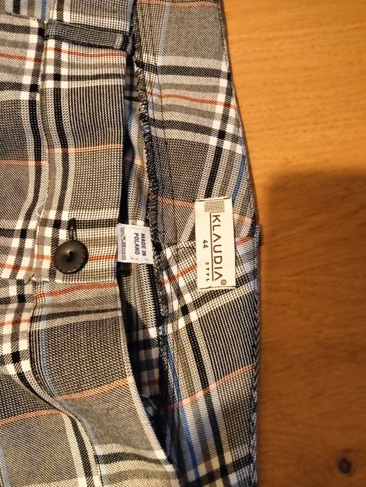 Spodnie w kratę damskie